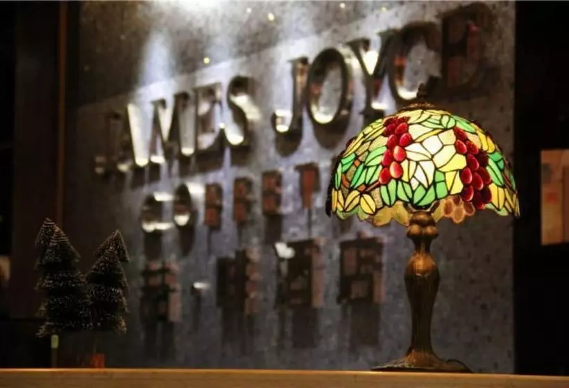 Hotelli James Joyce Coffetel Jishou North People Road