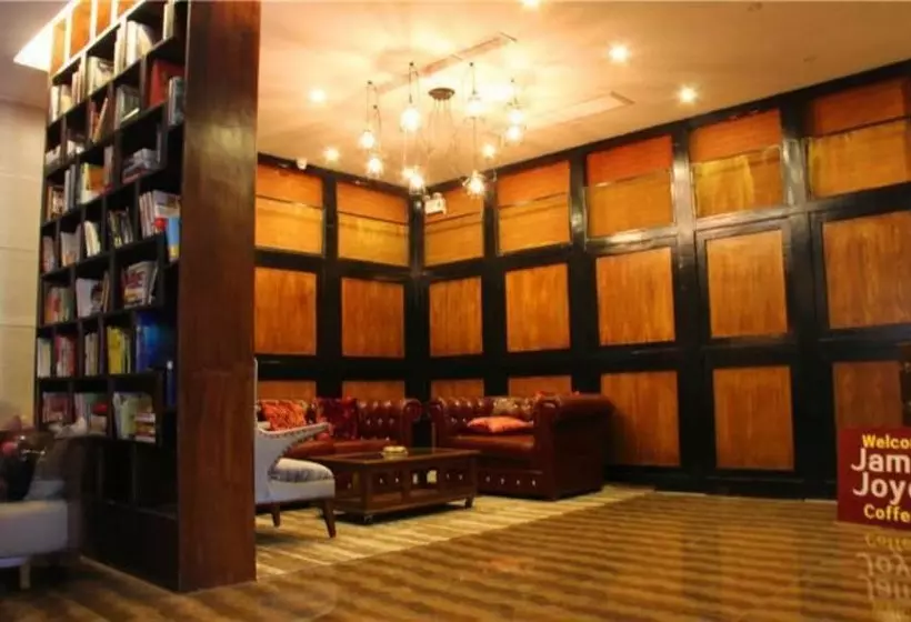 Hotelli James Joyce Coffetel Jishou North People Road