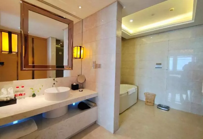 Hotelli Yangzhong Firth Jinling Grand