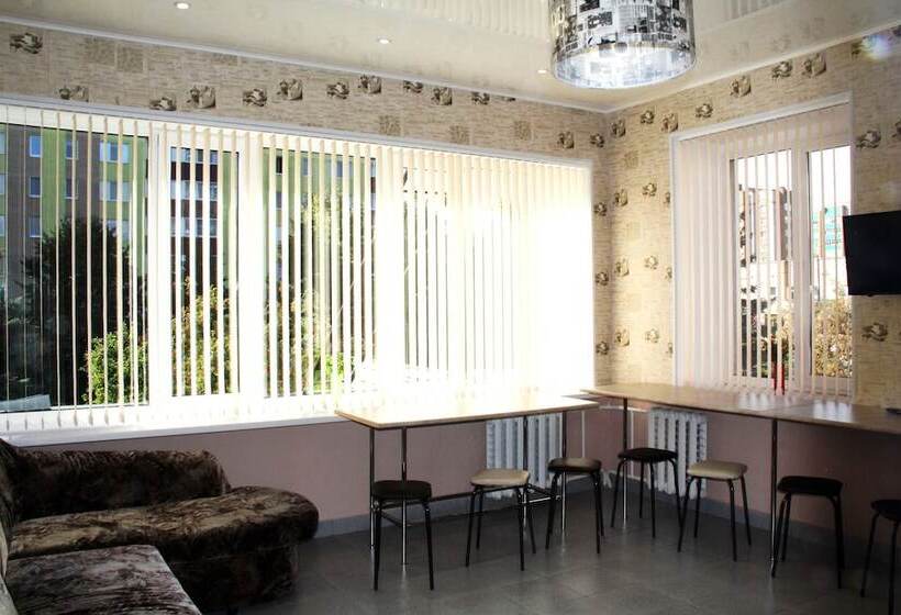 Oasis Hotel   Hostel