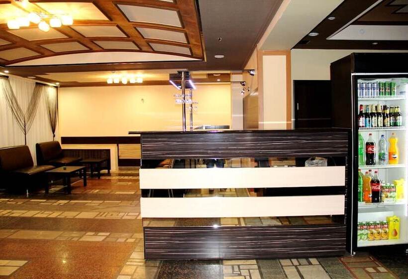 Oasis Hotel   Hostel