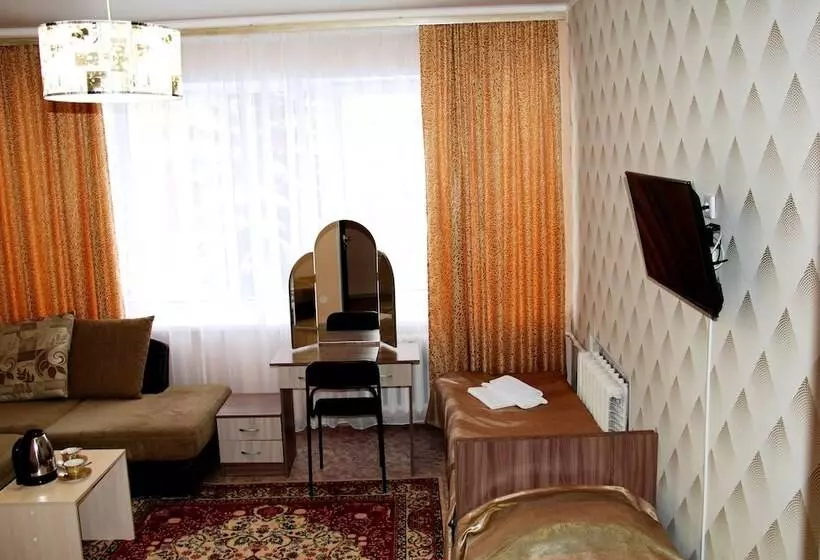 Oasis Hotel   Hostel