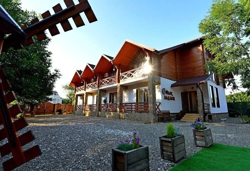 Majatalo Guest House Park Hadzhoh