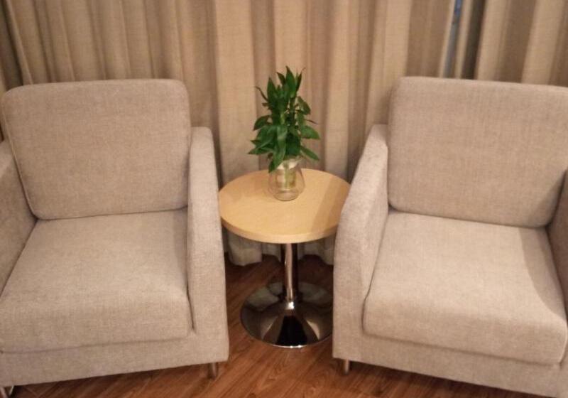 בית מלון כפרי Vatica Xuzhou Suining Bus Station Bayi West Road