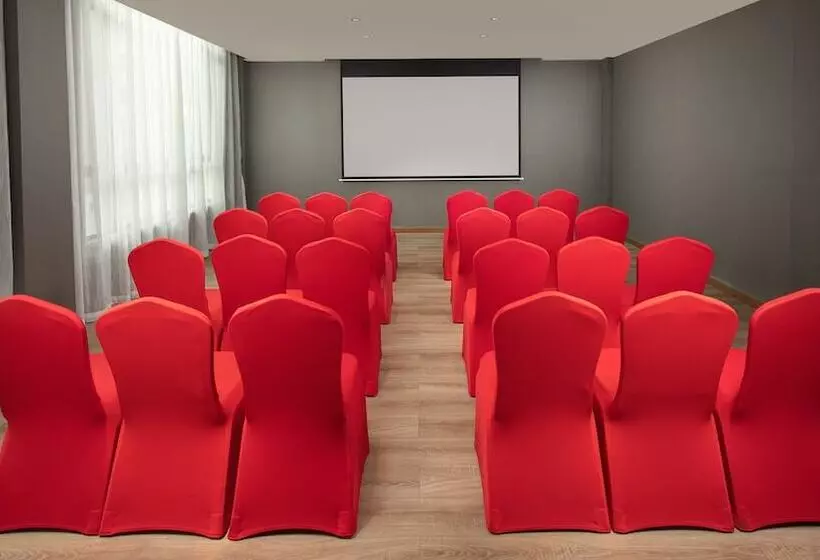 Lomakeskus Holiday Inn Batang, An Ihg