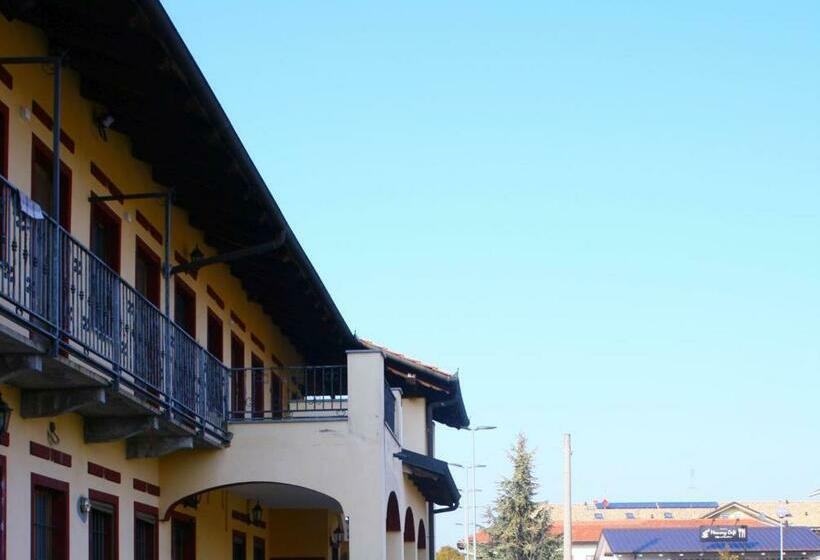 هتل Albergo Vecchio Pavone