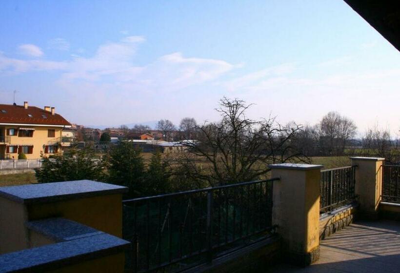 هتل Albergo Vecchio Pavone