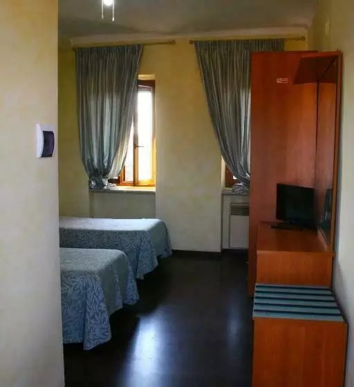 فندق Albergo Vecchio Pavone