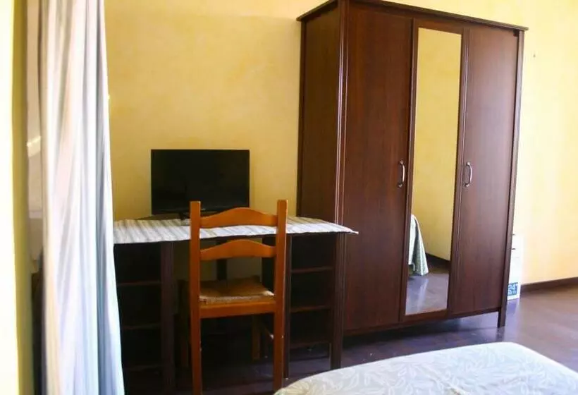 فندق Albergo Vecchio Pavone