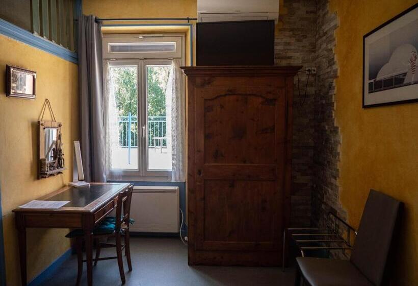 ホテル Beau Rivage