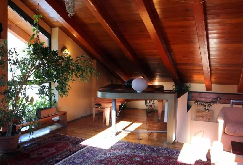 בית מלון כפרי Bucaneve