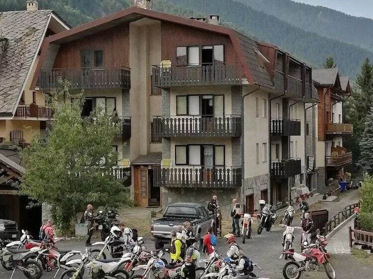 בית מלון כפרי Des Amis