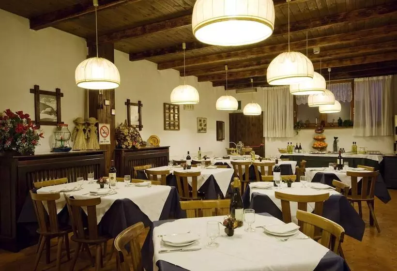 בית מלון כפרי Des Amis