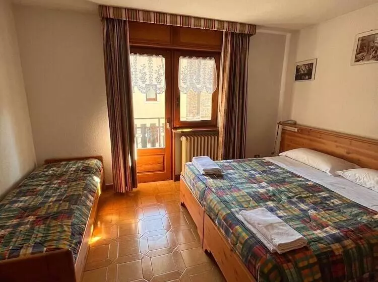 בית מלון כפרי Des Amis