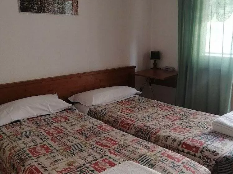 בית מלון כפרי Des Amis