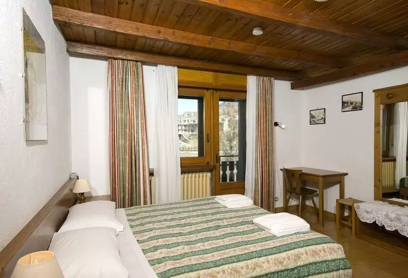 בית מלון כפרי Des Amis