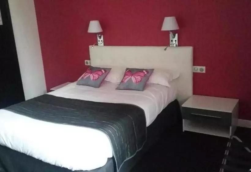 ホテル Hôtel   Restaurant Eugenie