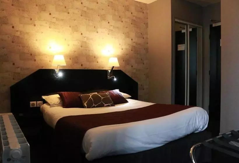 ホテル Hôtel   Restaurant Eugenie