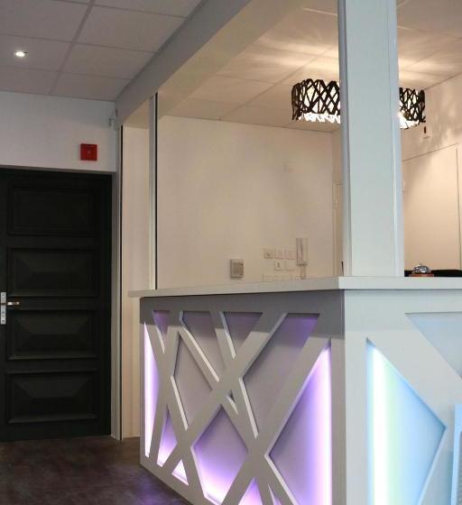 Отель Hôtel   Restaurant Eugenie