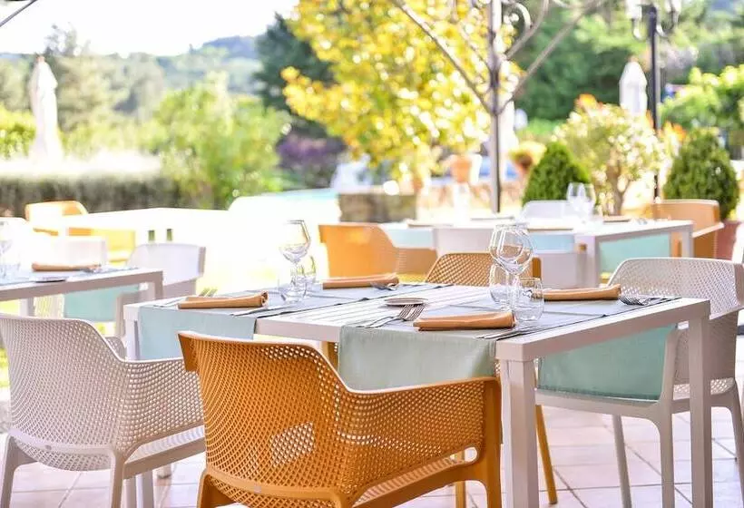 酒店 Logis Hôtel Restaurant Le Chêne Vert