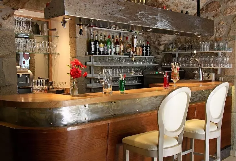 酒店 Logis Hôtel Restaurant Le Chêne Vert