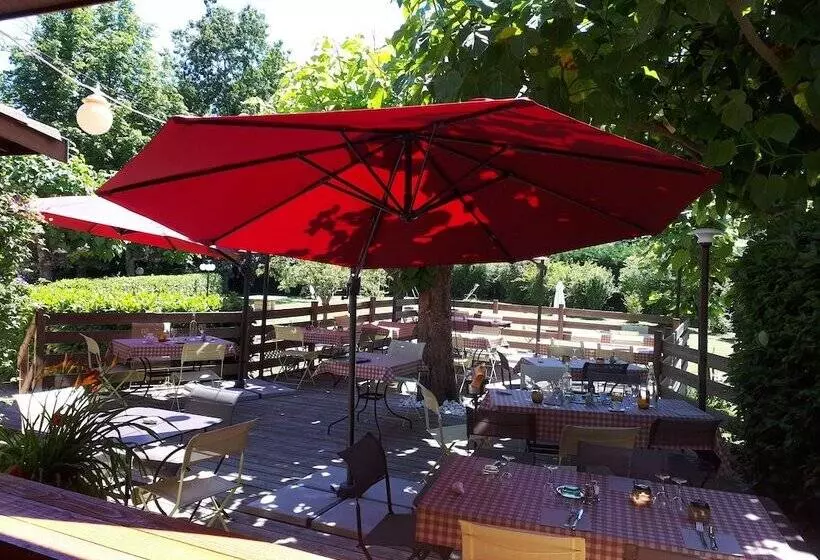 בית מלון כפרי Le Mont Brouilly