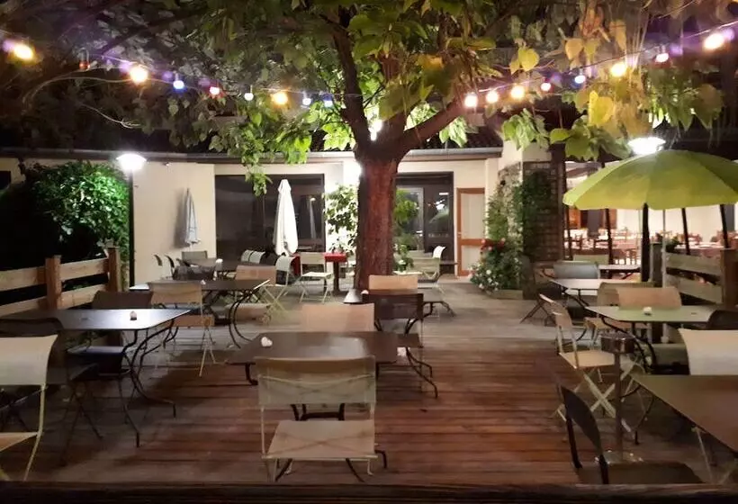 בית מלון כפרי Le Mont Brouilly