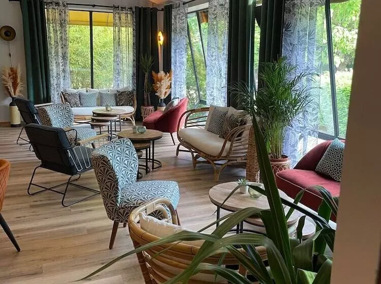 בית מלון כפרי Le Mont Brouilly