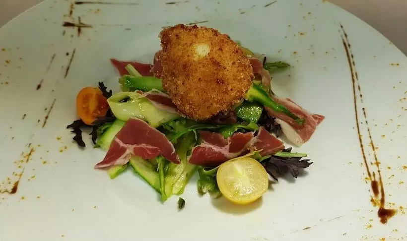 Отель Logis Le Relais Saint Jacques