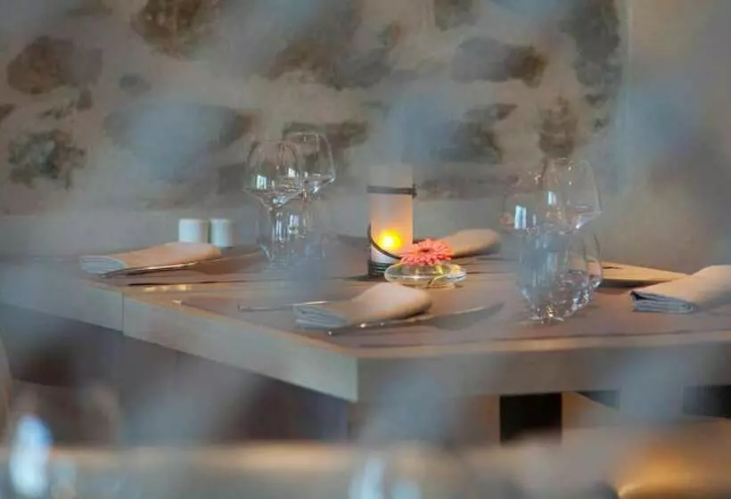 Отель Logis Le Relais Saint Jacques