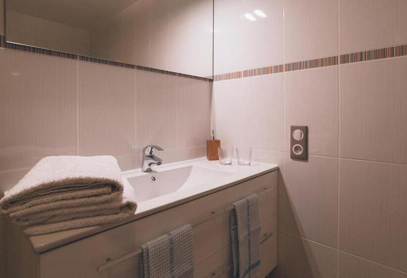 Отель Les Voyageurs