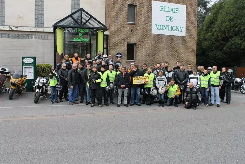 Отель Logis Hôtel & Restaurant Le Relais De Montigny