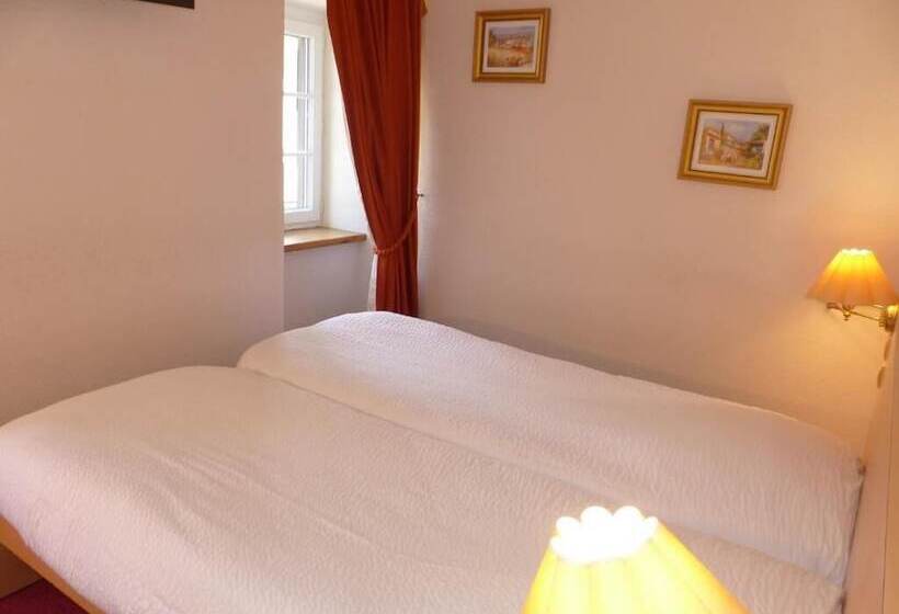 هتل Logis Auberge De L Isard