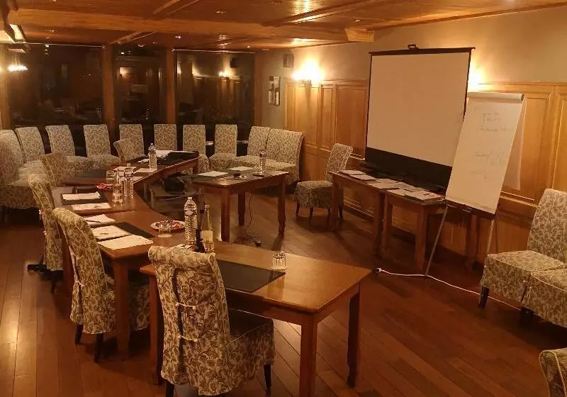 ホテル Logis Hôtel La Grassinais Saint Malo