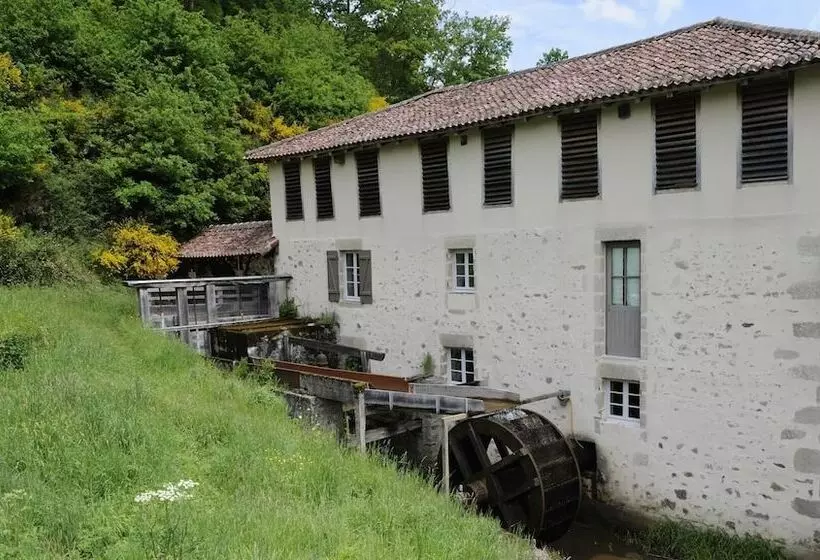 Отель Logis Le Relais Saint Jacques