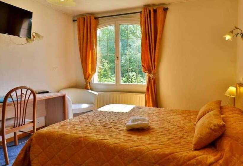 Отель Lou Pèbre D Aï