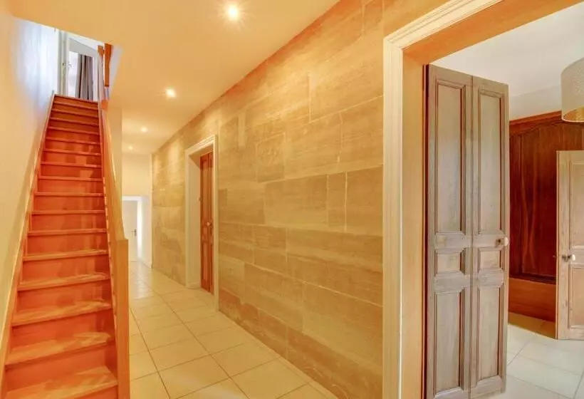 Aamiaismajoitus (B&B) Maison D Hotes La Villa Des Ducs Barleduc