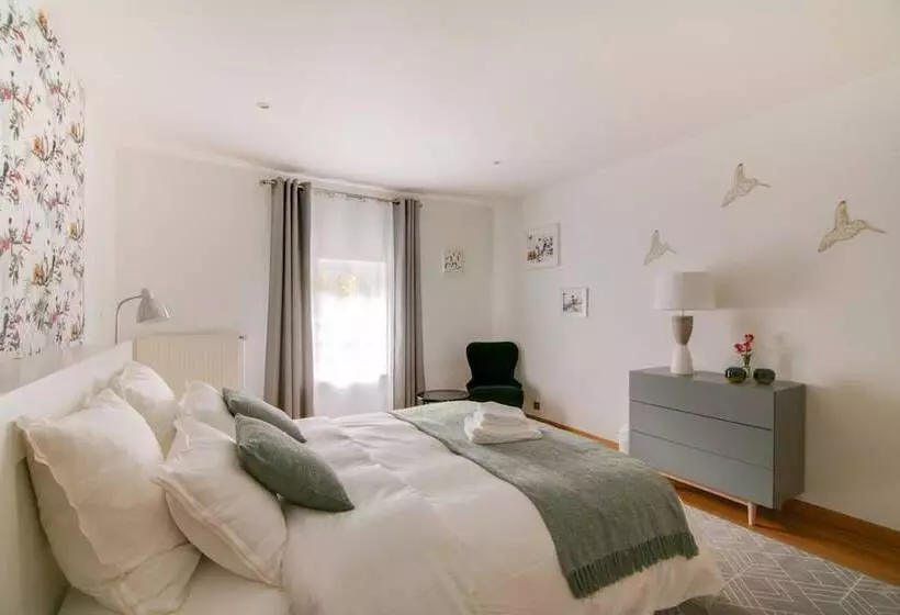 Aamiaismajoitus (B&B) Maison D Hotes La Villa Des Ducs Barleduc