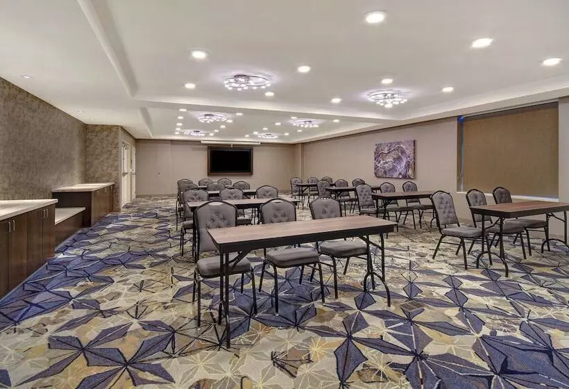 ホテル Fairfield Inn & Suites Las Vegas Airport South