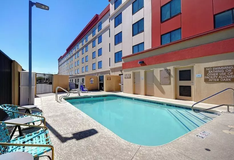 ホテル Fairfield Inn & Suites Las Vegas Airport South