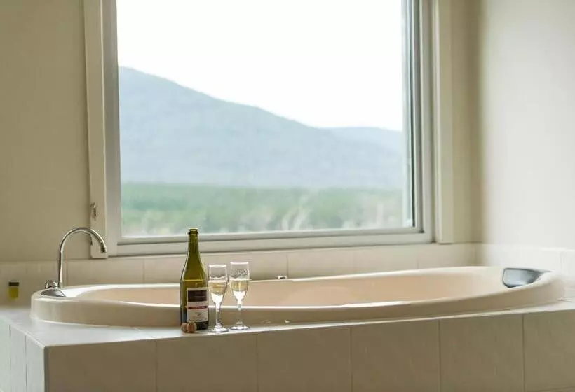 Macedon Ranges Hotel & Spa