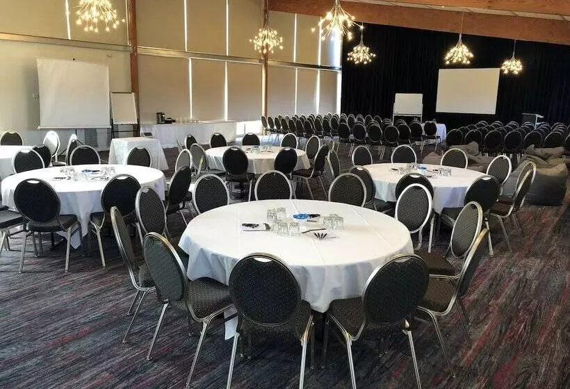 Macedon Ranges Hotel & Spa