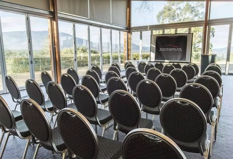 Macedon Ranges Hotel & Spa