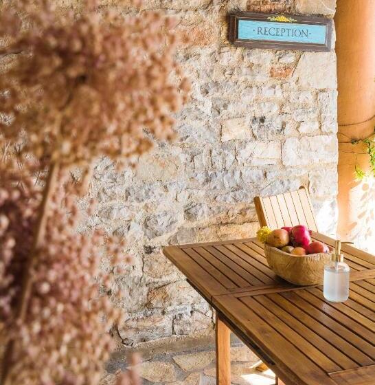 פנסיון Palaeopoli Villas