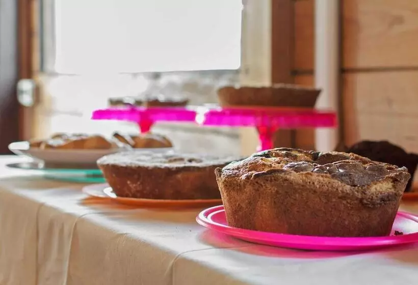 Rustic Cottage In Magione With Swimming Pool