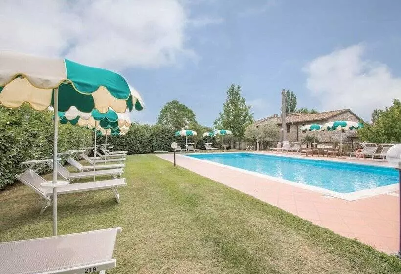 Rustic Cottage In Magione With Swimming Pool