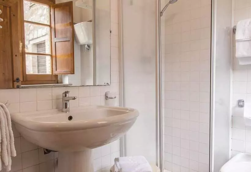 Rustic Cottage In Magione With Swimming Pool