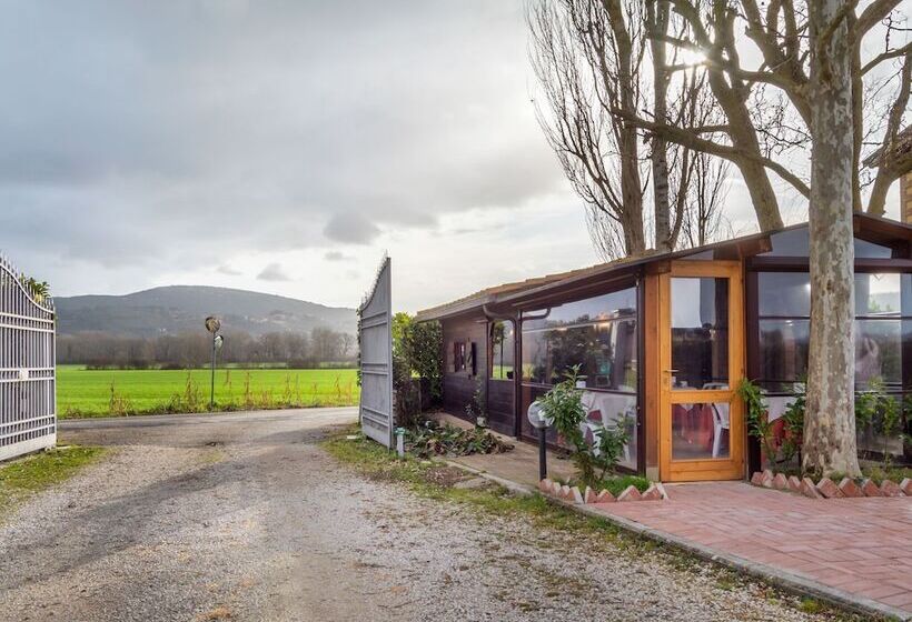 Rustic Cottage In Magione With Swimming Pool