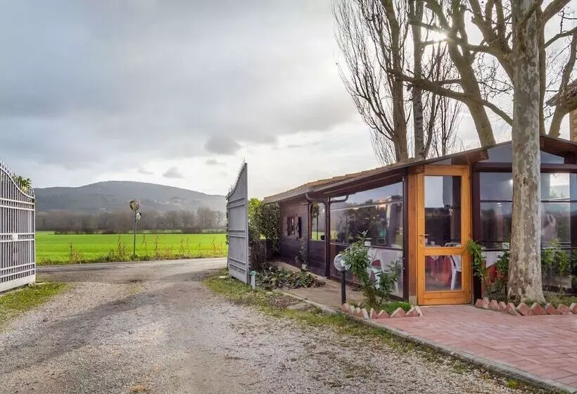 Rustic Cottage In Magione With Swimming Pool