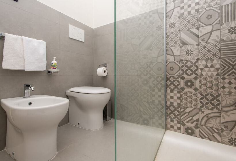 تختخواب و صبحانه Il Garbino Suite And Apartment